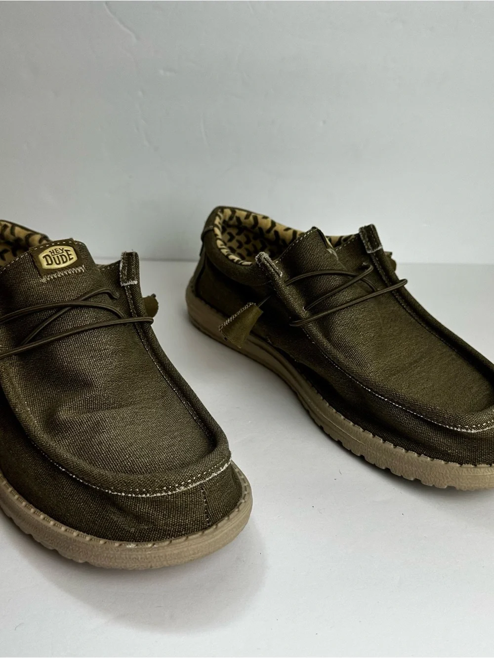 Hey Dude Wally Stretch Loafers Men's Size 10 EU 43 Shoes Tobacco Brown Slip On